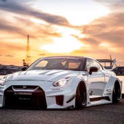 Liberty Walk LB-Silhouette WORKS GT 35GT-RR Front Canards & Diffuser for R35 Nissan GT-R